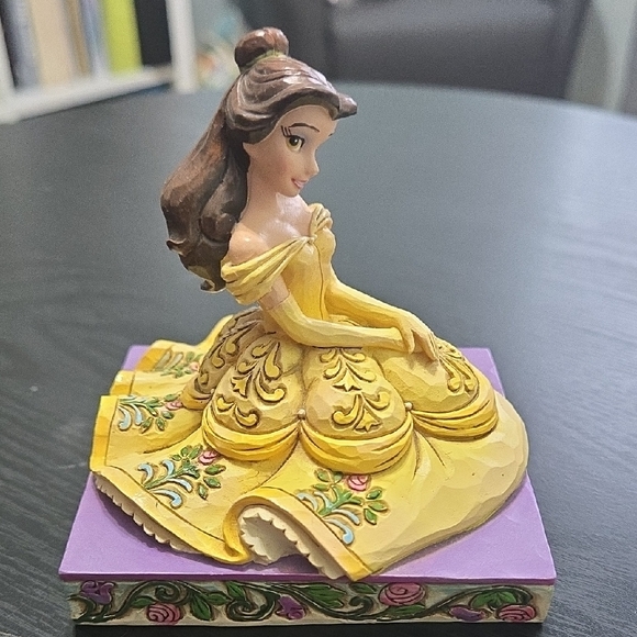 Jim Shore Belle Figurine - Picture 2 of 6